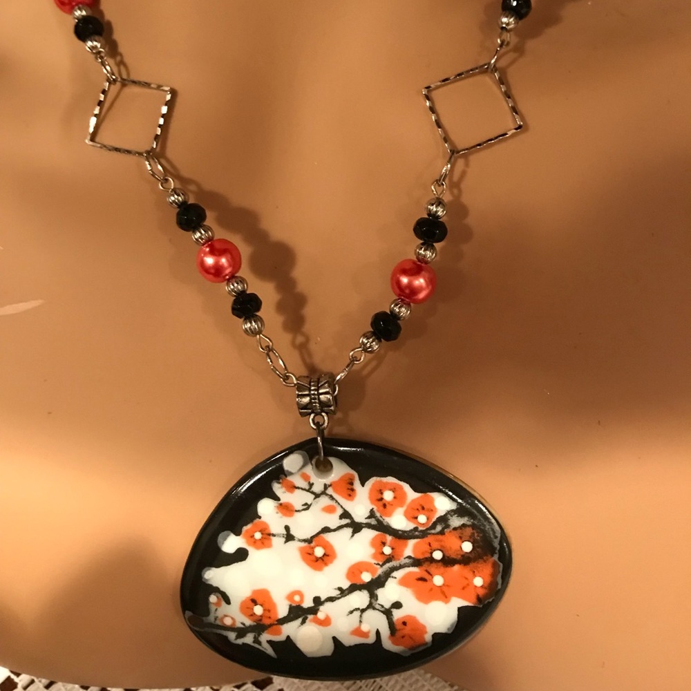 ⭐️STATEMENT NECKLACE WITH EXTENDER⭐️